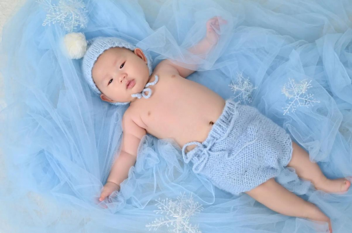 塔城宝宝间歇性斜视 塔城宝宝间歇性斜视